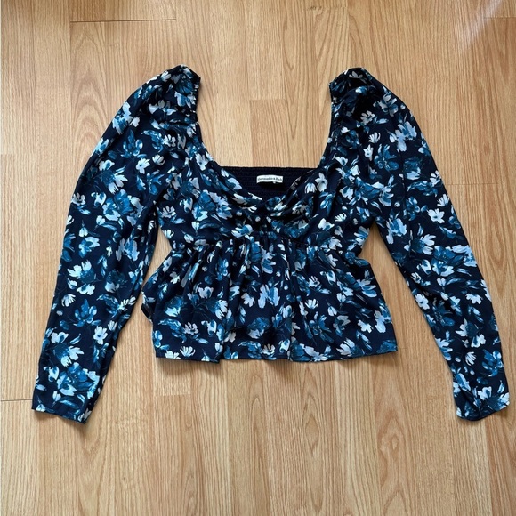 Abercrombie and Fitch Long Sleeve Sheer Babydoll Twist-Front Top Floral Blue - Picture 4 of 7